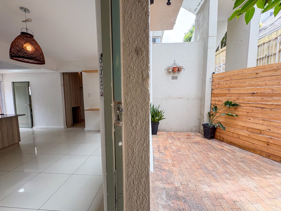 2 Bedroom Property for Sale in Oranjezicht Western Cape